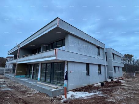 Wohnung Verkauf - Wohnung in Neubau mit Garten und Parkplatz, Rovi