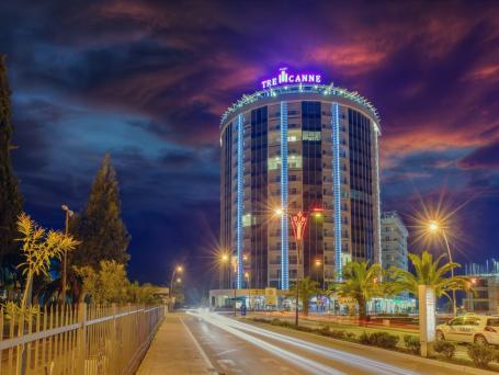 Luksuzan dvosoban stan 134m2 sa parking mestom, Budva, Tre Canne