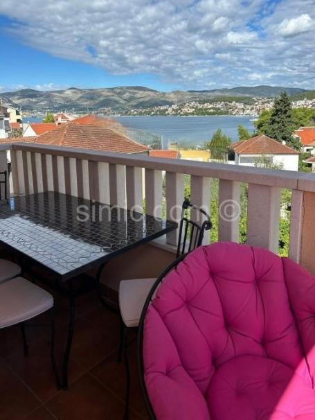 Namješteni apartman 150m od plaže, Čiovo