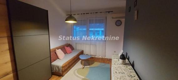 NAMEŠTENA GARSONJERA 28M2 GRBAVICA, KOD BULEVARA I FUTOŠKE, 300EU