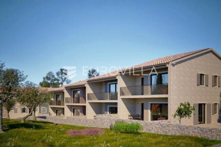 Istra, Rovinj okolica, Putini, dvosoban stan 65.72 m² s natkrivenom terasom na 1. katu