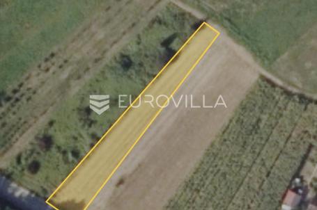Novi Marof, Oštrice, građevinsko zemljište površine 1180 m²