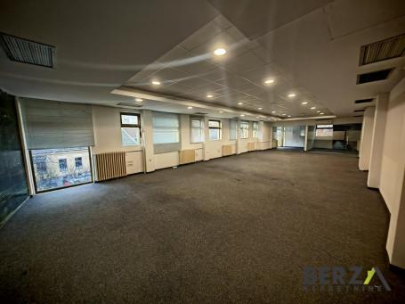  EKSKLUZIVAN POSLOVNI PROSTOR OD 1000 M2 U STROGOM CENTRU NOVOG SADA