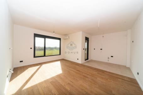 Dvosoban stan 85m2 + parking, Donja Gorica - Podgorica