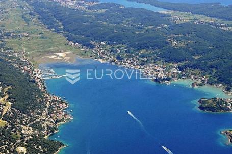 Otok Rab, Supetarska Draga, samostojeća kuća s 4 apartmana, 2 bazena i pogledom na more