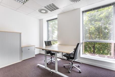 Privatne kancelarije za 1 osobu na lokaciji Regus New Town