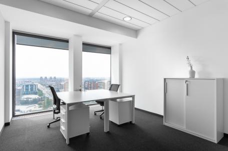 Privatne kancelarije za 1 osobu na lokaciji Regus USCE Tower
