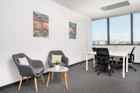 Privatne kancelarije za 3 osobe na lokaciji Regus USCE Tower