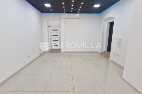 Osijek, Centar, iznajmljuje se ured u prizemlju površine 30 m²