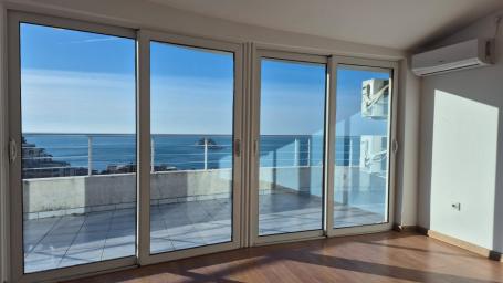 Apartmani s panoramskim pogledom na more u stambenom kompleksu OLIVA VILLAGE
