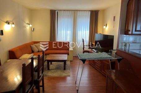 Poreč, stan u centru grada 100m od mora