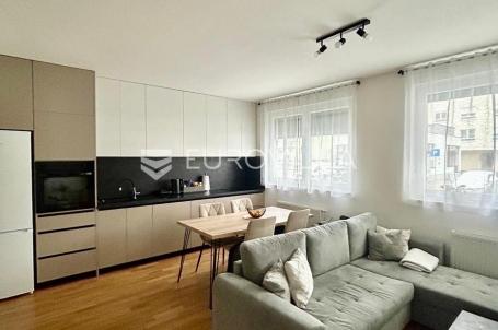 Zagreb, SESVETE, prekrasan, uređen dvosoban stan, 35 m², PRILIKA