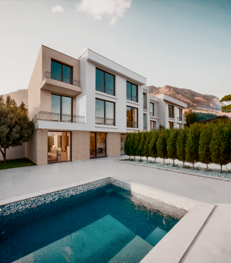 Large townhouse 230 m² in Montenegro with sea view, Budva Riviera