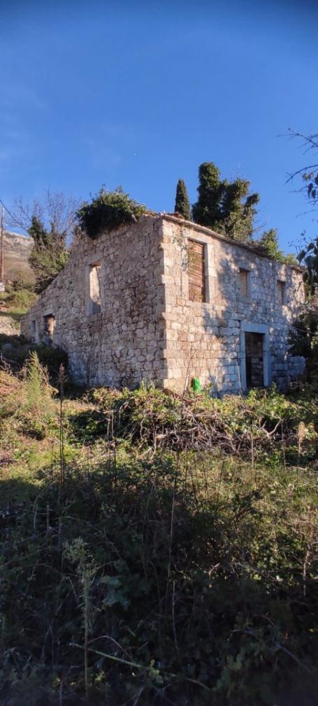 Mediterranean-style stone house with sea views in Sutomore for sale