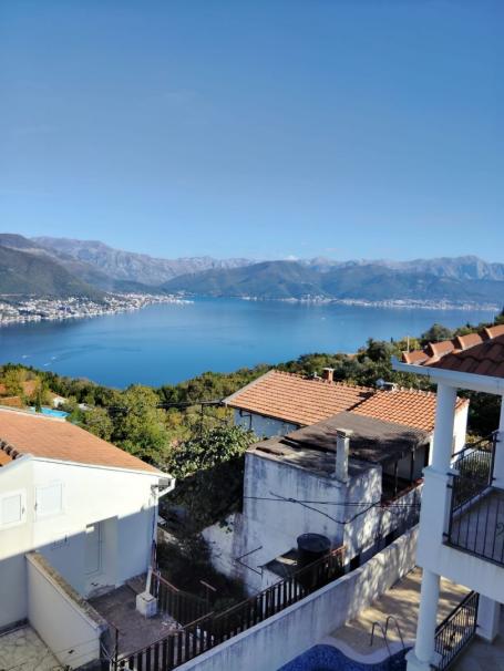 House for sale in Herceg Novi, Zabradzhe district