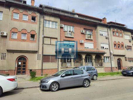 Trosoban stan na prvom spratu u Moravskom stilu u centru Jagodine