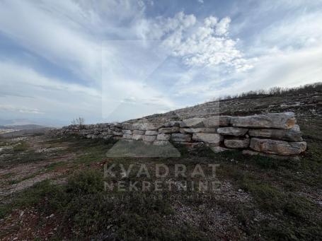 Prodaja, Zemljište, Podgorica, Beri, 900m2