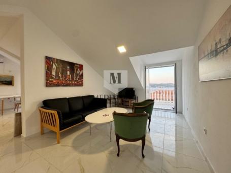 Herceg Novi – Centar, stan površine 36m2 + terasa sa pogledom na more. 