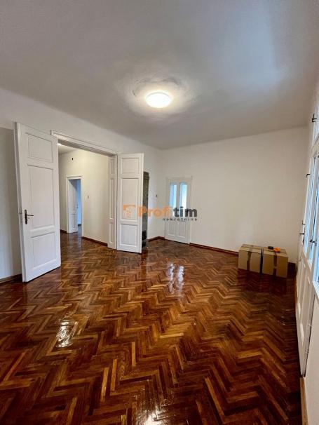 Vračar, Neimar, salonac, 115m2, parking, prazan