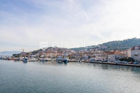 Trogir, Čiovo, građevinsko zemljište s pogledom na grad