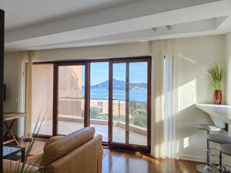Prodaje se jednosoban stan sa pogledom na more i planine — Kamenevo, Budva