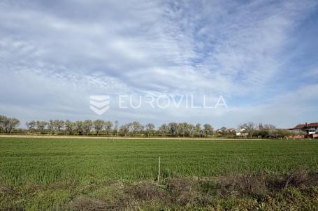 Đakovo, građevinsko zemljište 643 m²