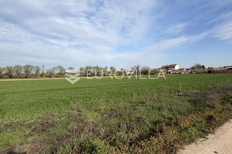Đakovo, građevinsko zemljište 607 m²