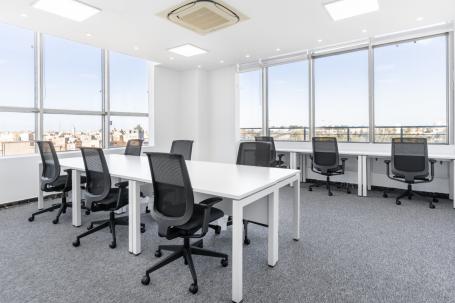 Prekrasno uređen uredski prostor otvorenog plana za 10 ljudi na lokaciji Spaces 