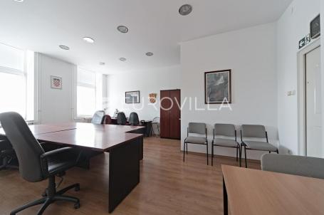 Osijek, Centar, iznajmljuje se poslovni prostor površine 70 m²