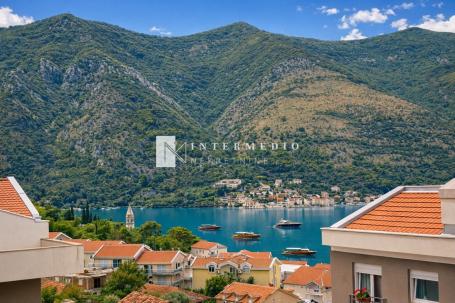 Prodaje se namješten dvosoban stan, 62m2, Dobrota, Kotor