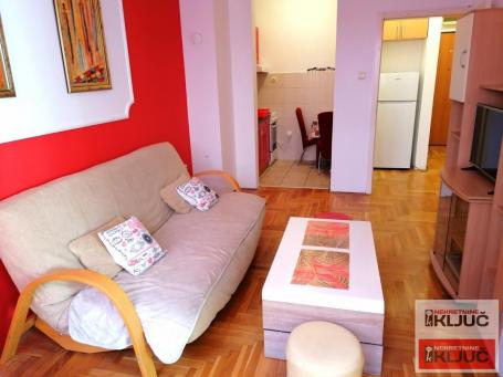 Jednoiposoban stan 40 m², Bulevar Oslobođenja, Novi Sad