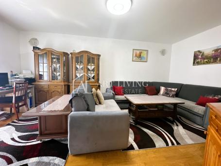 Umag, centar - dvosobni stan 84 m2 na izvrsnoj lokaciji, 400 m od mora