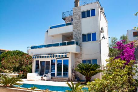 Three-storey house with pool and garage just 100 m from sea in Utjeha Montenegro
