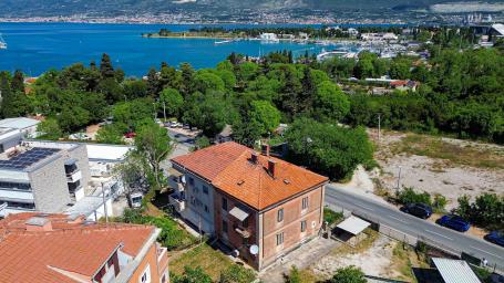 Kuća za adaptaciju na jedinstvenoj lokaciji, Split