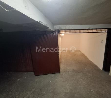 Banovo brdo garaza, 15m2, prizemlje, struja, 