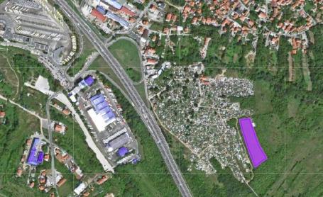Prodajem plac 54a, pored Mokroluškog groblja, za investitore