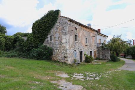 Istra, Barban, kamena kuća s velikom okućnicom 
