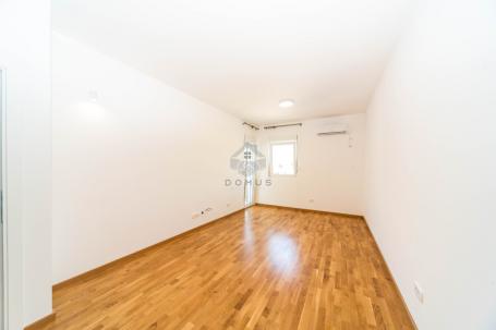 Jednosoban stan 43m2 + garaža, Zagorič - Podgorica