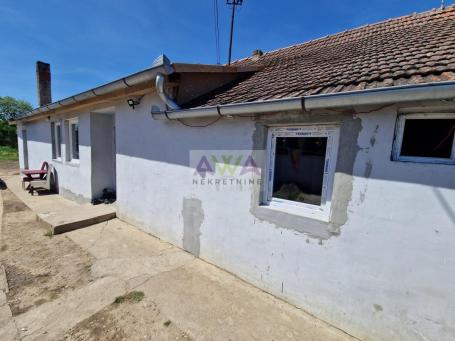 Stapar – Renovirana prizemna kuća 135m2 na placu 562m2