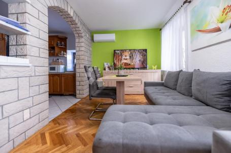 Samostojeća kuća u centru Buja