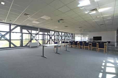 Osijek, Centar, Uređen poslovni ured za najam, 374 m², Novogradnja