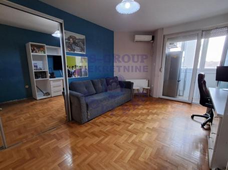 Odlična garsonjera na Grbavici kompletno nameštena