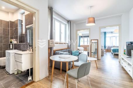 Zagreb, Centar, predivan četversosoban stan s balkonom 112 m²