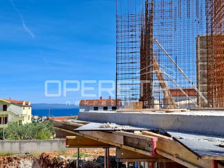 Okrug Gornji / otok Čiovo – S8 novogradnja s bazenom
