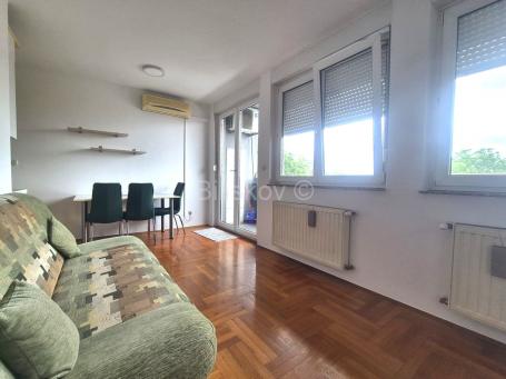 Prodaja, Jarun, atraktivna lokacija, garsonijera, 28 m2, loggia 