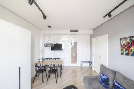 Trosoban stan kod Knez Mihailove, 74m2, renoviran