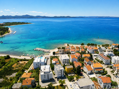 Hrvatska-Dalmacija–Zadar| Moderan stan s krovnom terasom 50 m od mora