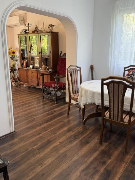  Sremčica TOP PONUDA odlična lokacija, KUĆA 280m2, veliki plac 