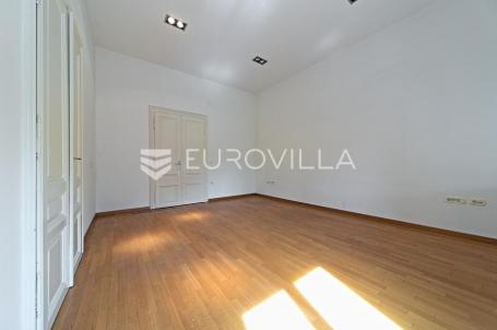 Osijek, Centar grada, iznajmljuje se poslovni prostor u secescijskoj zgradi, 107 m²