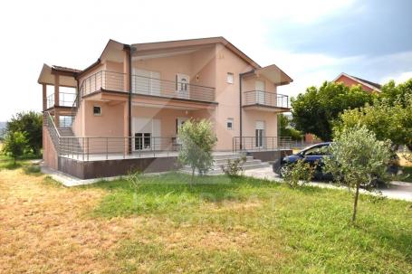 Izdavanje, Kuća, Podgorica, Botun, 200m2